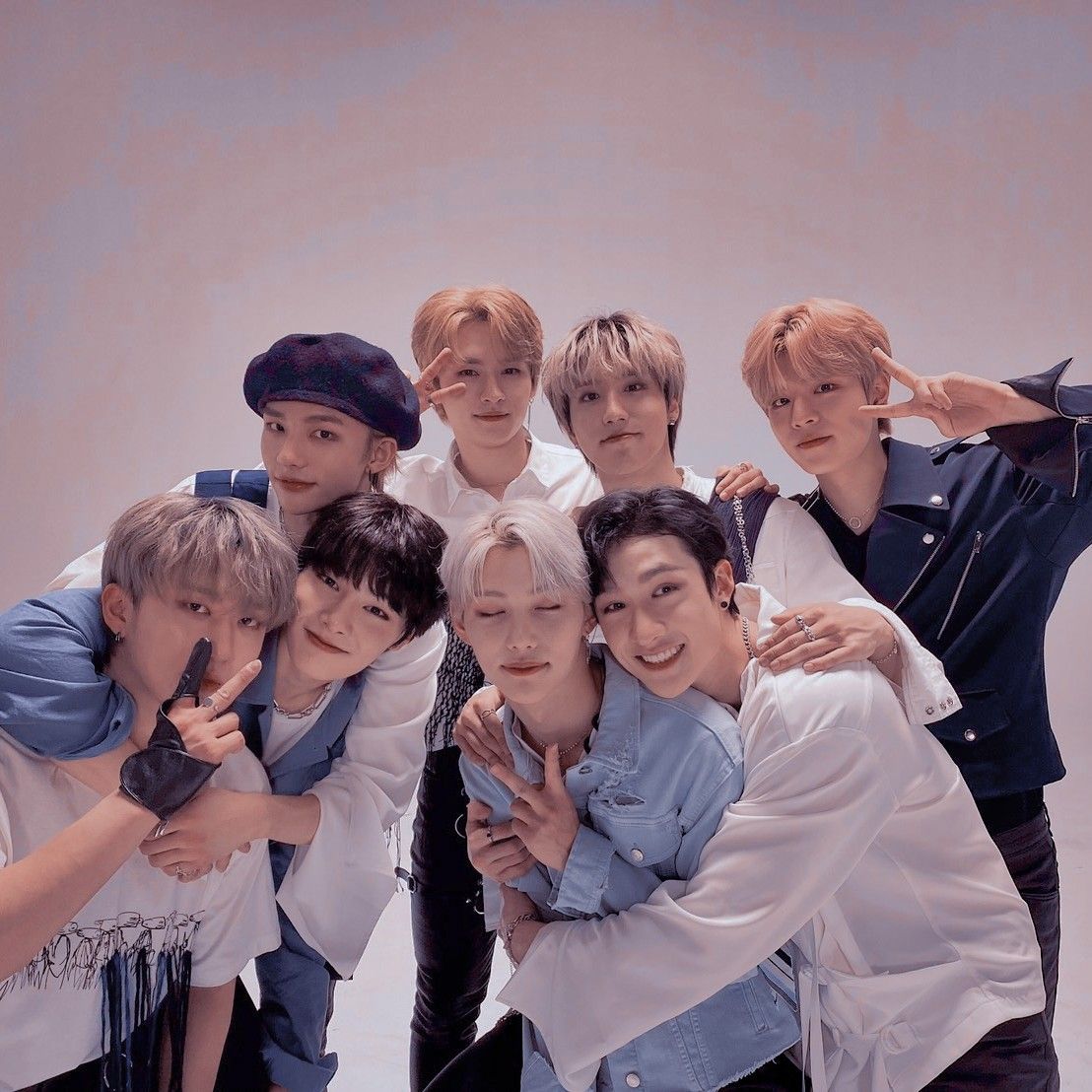 Straykids souriant